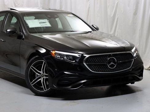 New 2026 Mercedes-Benz E 350 4MATIC Sedan image 2