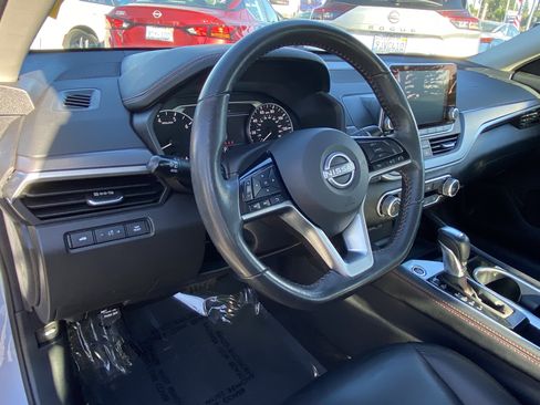 Used 2023 Nissan Altima 2.5 SR image 16