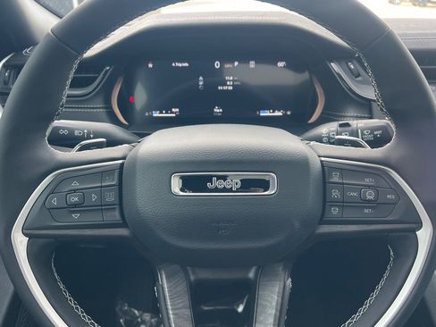 New 2026 Jeep Grand Cherokee Altitude image 22