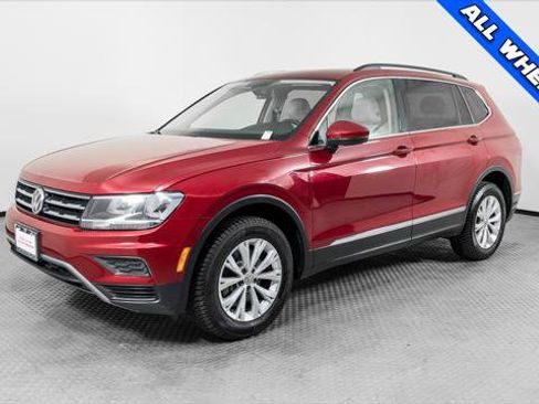 Used 2018 Volkswagen Tiguan SE w/ Panoramic Sunroof Package AWD/4WD image 2