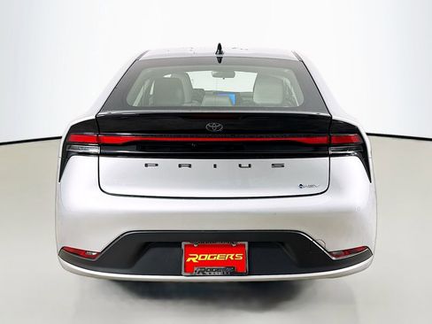 New 2026 Toyota Prius LE image 7
