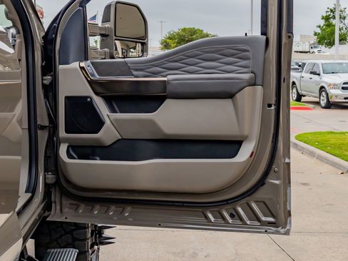 Used 2026 Ford F450 Platinum w/ Platinum Plus Package image 36