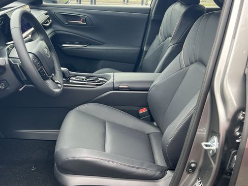 New 2026 Toyota Crown Platinum AWD/4WD image 7