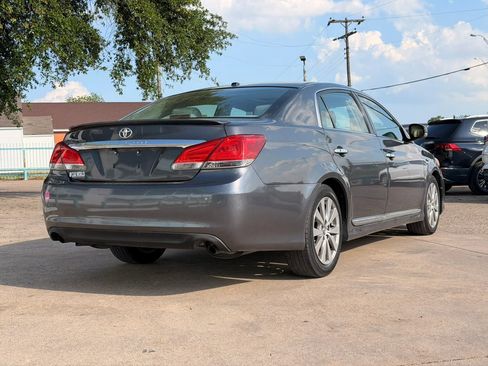 Used 2011 Toyota Avalon Limited FWD image 3