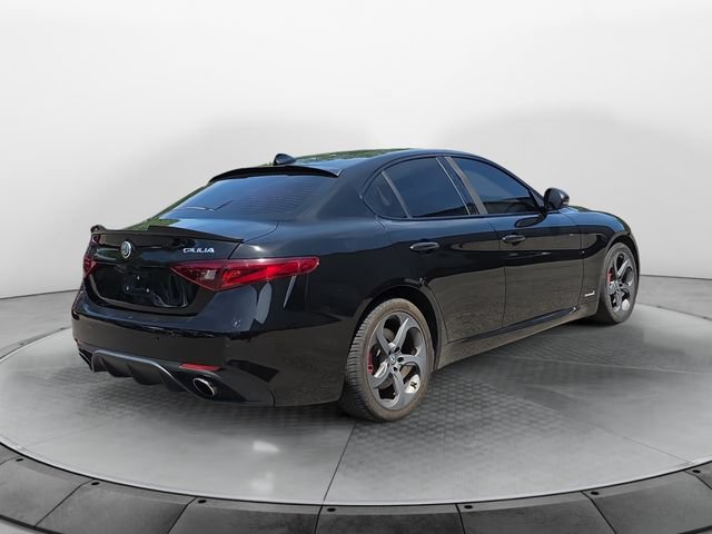 Used 2017 Alfa Romeo Giulia AWD w/ Sport Appearance Package image 5