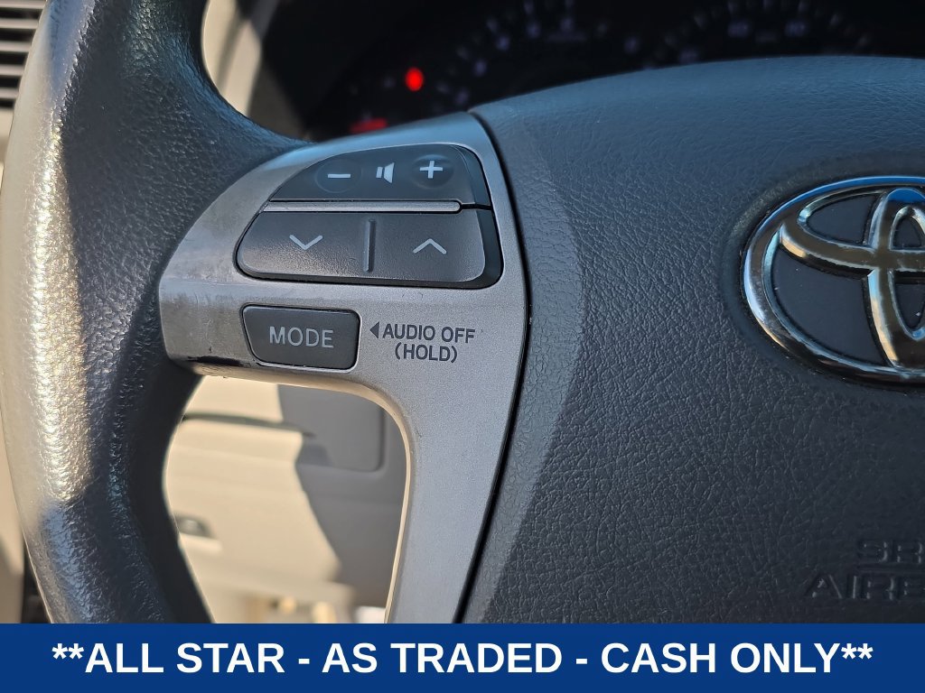 Used 2011 Toyota Camry LE FWD image 18