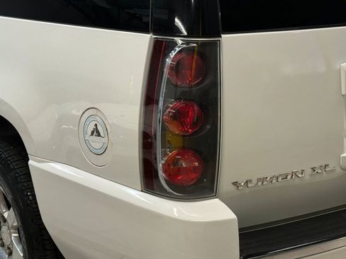 Used 2007 GMC Yukon XL Denali image 12