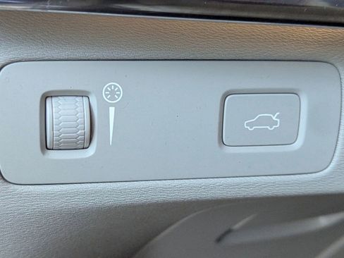 Used 2021 Volvo XC90 T6 Momentum w/ Advanced Package image 17