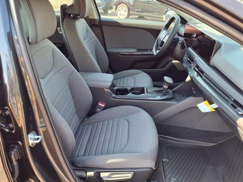 New 2025 Kia K4 EX image 13