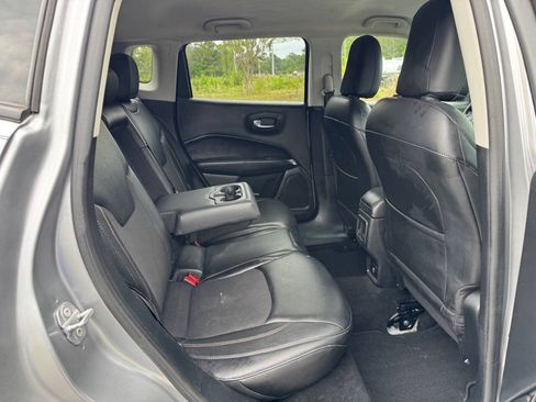 Used 2018 Jeep Compass Latitude AWD/4WD image 14