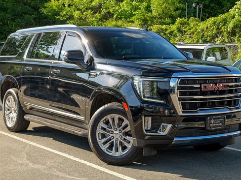 Used 2024 GMC Yukon XL SLT w/ SLT Premium Package AWD/4WD image 2