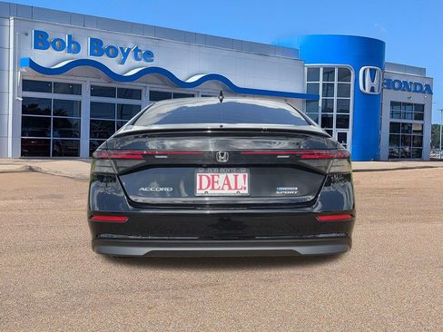 Used 2025 Honda Accord Sport image 6