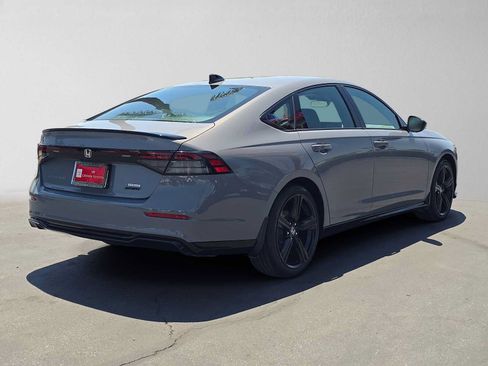 Used 2025 Honda Accord Sport image 3