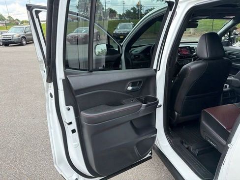 Used 2021 Honda Ridgeline Black Edition image 15