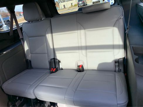 Used 2021 GMC Yukon XL SLT w/ SLT Premium Package image 26