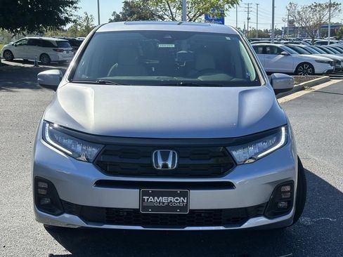 New 2026 Honda Odyssey Touring image 3