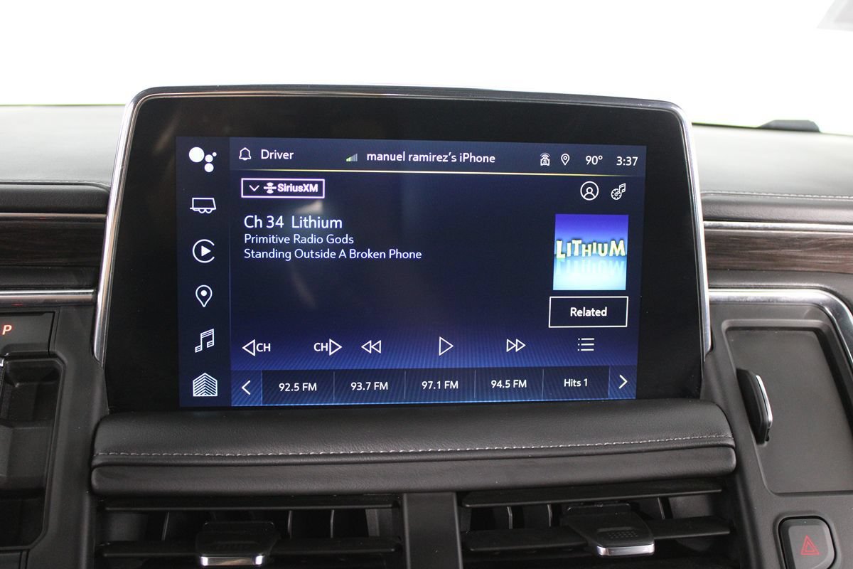 Used 2024 Chevrolet Suburban LT RWD image 18