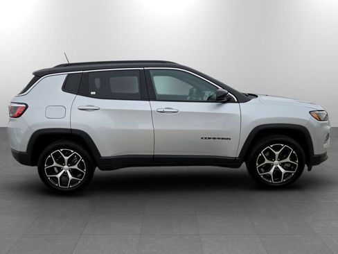 Used 2024 Jeep Compass Limited image 5