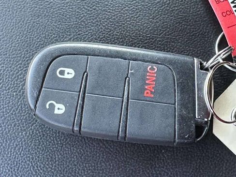 Used 2017 Jeep Grand Cherokee Laredo w/ Quick Order Package 23E AWD/4WD image 33