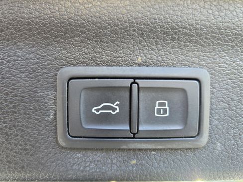 Used 2019 Audi Q3 2.0T Premium Plus image 18