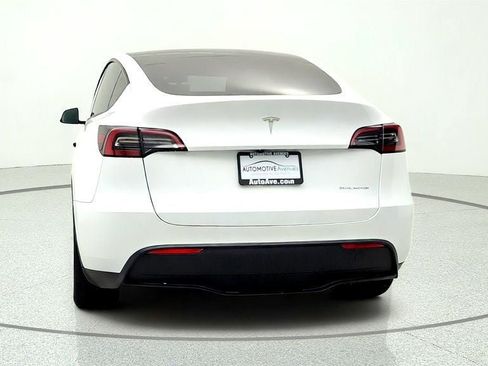 Used 2023 Tesla Model Y AWD image 6