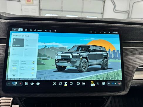 Used 2023 Rivian R1S Adventure AWD/4WD image 27