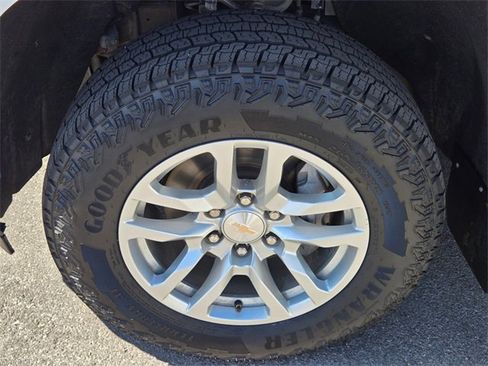 Used 2022 Chevrolet Silverado 1500 LT image 12