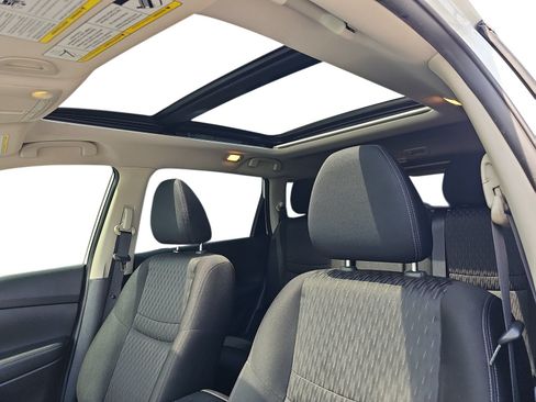 Used 2019 Nissan Rogue SV w/ Sun & Sound Touring Package FWD image 26