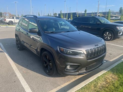 Used 2020 Jeep Cherokee Latitude Plus FWD image 2