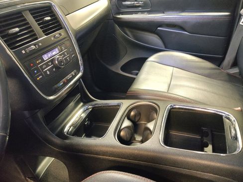 Used 2019 Dodge Grand Caravan GT FWD image 26