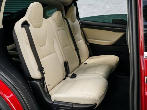 Used 2018 Tesla Model X 100D image 24