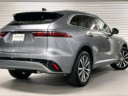 Certified 2025 Jaguar F-PACE R-Dynamic S image 13