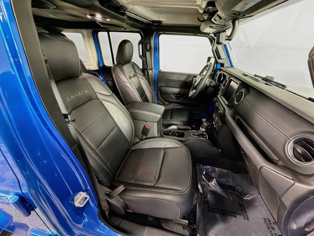 Used 2022 Jeep Wrangler Unlimited Sahara AWD/4WD image 26