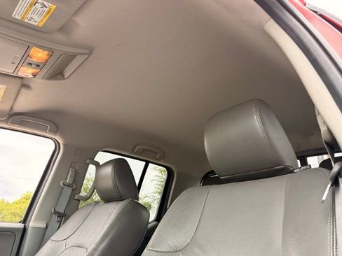 Used 2016 Nissan Frontier SL RWD image 12