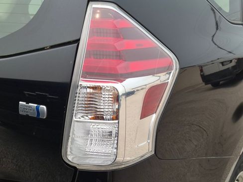 Used 2015 Toyota Prius V Three FWD image 9