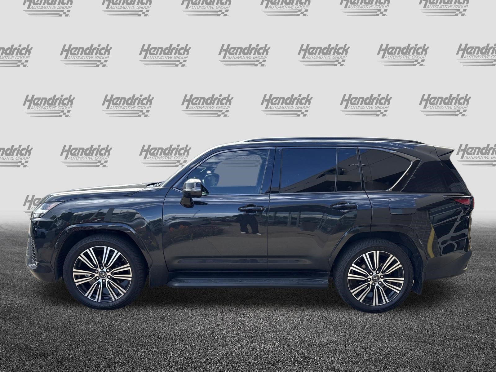 Used 2024 Lexus LX 600 4WD w/ Appearance Package image 7