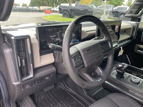 New 2026 GMC Hummer EV 4x4 Crew Cab image 10