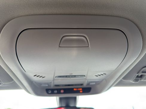 Used 2018 Chevrolet Equinox LT FWD image 23