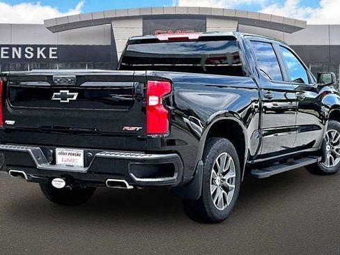 Used 2022 Chevrolet Silverado 1500 RST AWD/4WD image 3