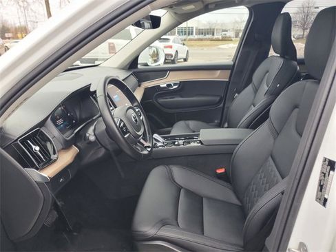 Used 2025 Volvo XC90 B6 Plus image 15
