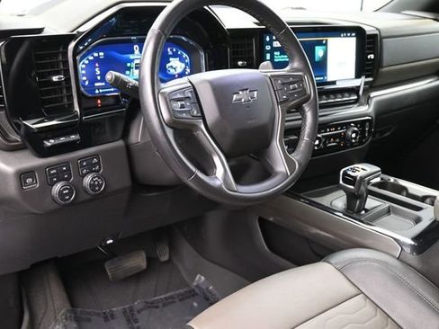 Used 2022 Chevrolet Silverado 1500 ZR2 w/ Technology Package AWD/4WD image 7