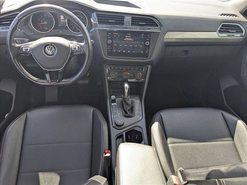 Used 2019 Volkswagen Tiguan SE w/ Panoramic Sunroof Package image 17