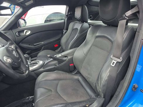 Used 2009 Nissan 370Z Touring image 5