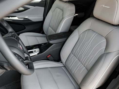 New 2025 Buick Envista Avenir image 9