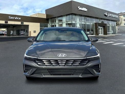 New 2026 Hyundai Elantra SE FWD image 12