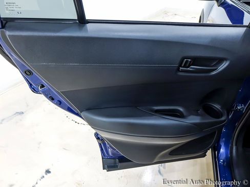 Used 2024 Toyota Corolla Cross LE w/ Moonroof Package FWD image 26