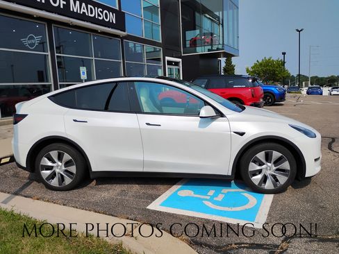 Used 2020 Tesla Model Y AWD image 2