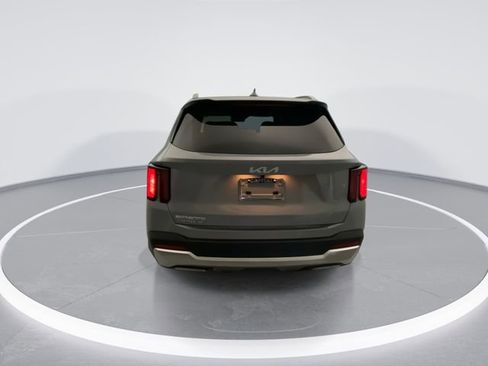 Used 2025 Kia Sorento S w/ Panoramic Sunroof Package FWD image 3