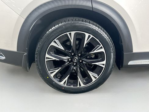 Used 2024 MAZDA CX-90 Plug-In Hybrid w/ Premium Pkg AWD/4WD image 11