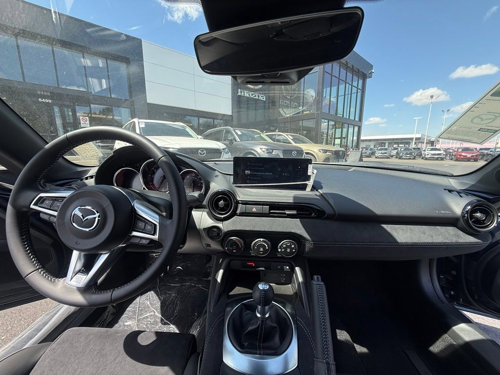 New 2026 MAZDA MX-5 Miata Club w/ Weather Package RWD image 15
